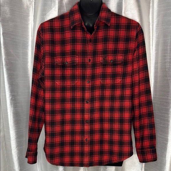 American Eagle Athletic Fit Red Plaid Flannel Long Sleeve Button Up Men’s XL - Picture 2 of 9